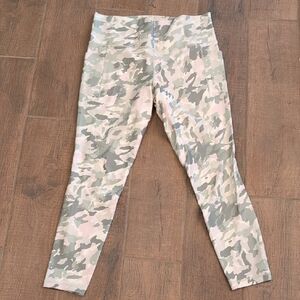 EUC Athleta Salutation Stash Pocket II Printed Tight Camo Pink Green Size L